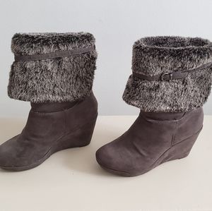 Suede boots
